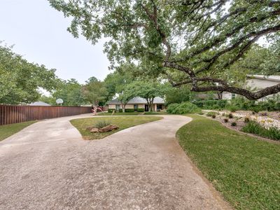 9004 Martin Dr
