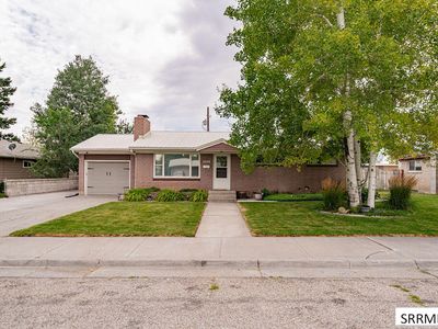1330 Merrett Dr