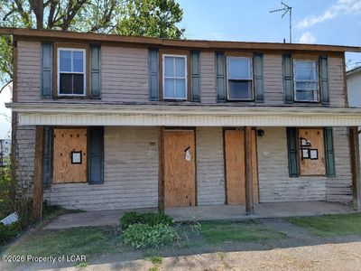 204 E 10th St