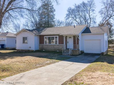 1706 Independence St