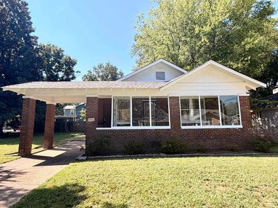 1701 Faxon Ave