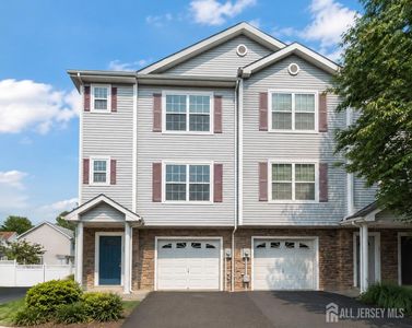 Property at 13 Ronald Dr, Somerset, NJ