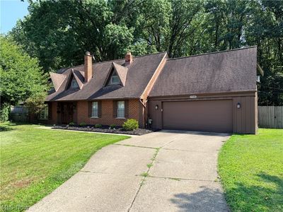 Property at 27343 Clinton Dr, North Olmsted, OH