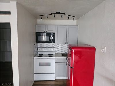 4600 University Center Dr APT 80