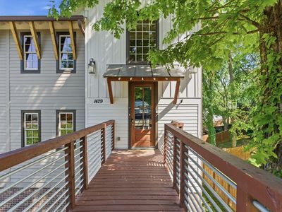 1429 Shelby Ave