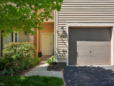137 Kingston Ct