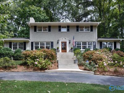 1201 Stonehurst Dr SE