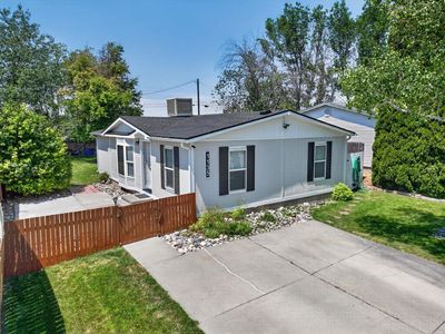 1135 Canyon Ave