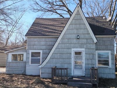 Property at 202 S Metcalf Rd, Louisburg, KS