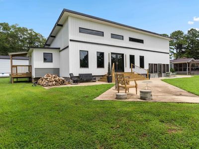 900 Rivercrest Dr