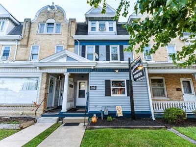 742 Linden St