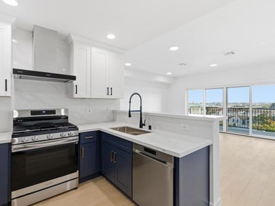 560 El Camino Real #206