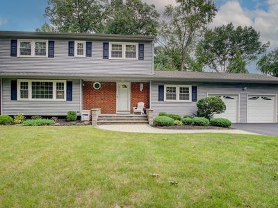 10 Cornwall Dr