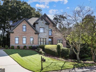 12 Bonnie Ln NE