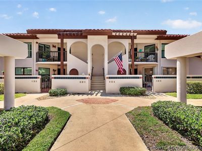 6011 SE Martinique Dr APT 201