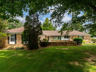 105 Woodlake Ln