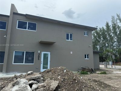 205 NW 159th St