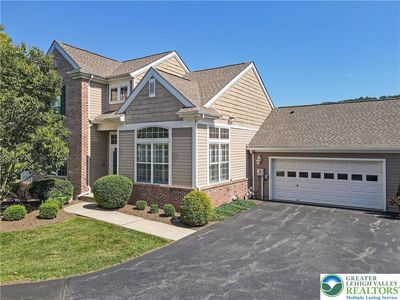 2313 Hollow View Dr