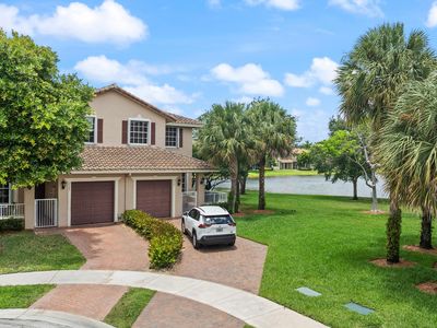 3505 Lakeside Drive