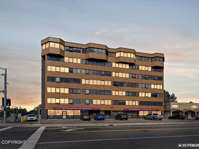 1113 W Fireweed Ln APT 402