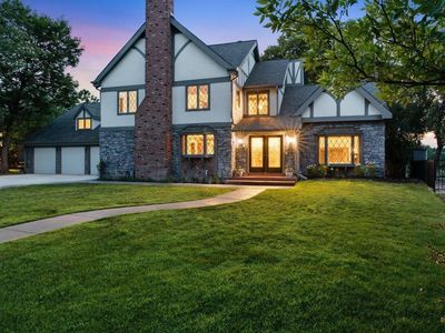 1812 Lakeshore Cir