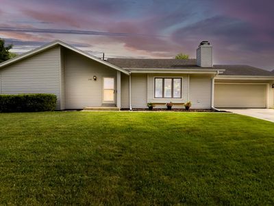 2901 West Hilltop LANE