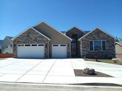 2259 W Holly Cir