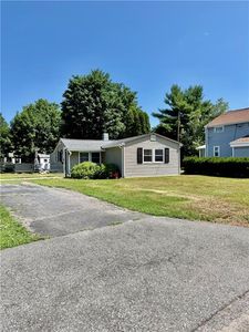 76 Dickens St