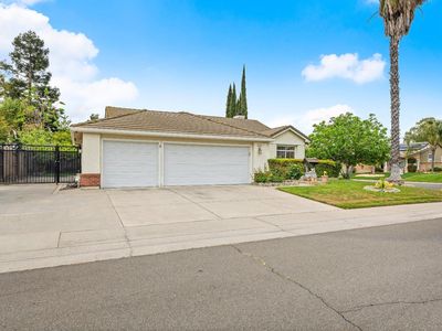 1054 Starbrook Dr