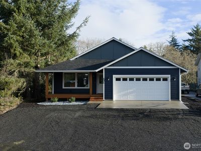 634 Island Circle SE