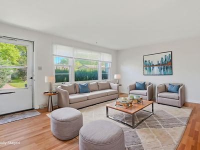 1653 Highridge Cir