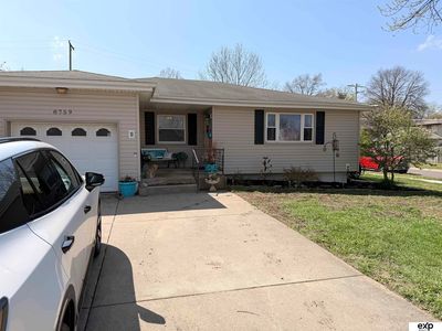Property at 8759 S Glenview Dr, La Vista, NE