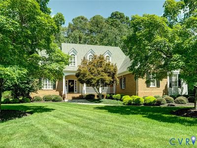 7 E Square Ln