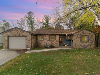 985 Falkirk Rd