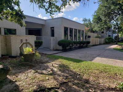 10738 Villa Lea Ln