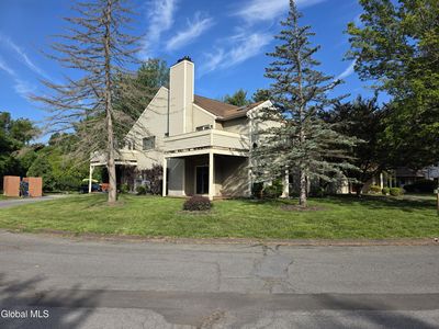 Property at 123 Victory Way, Halfmoon, NY