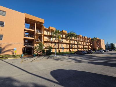 3050 Sunrise Lakes Dr E APT 402