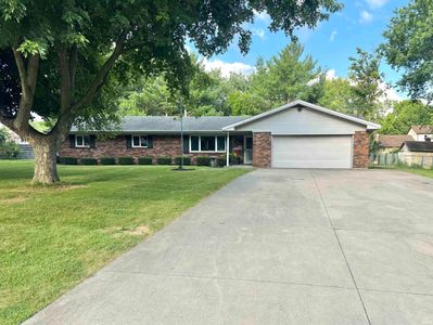 902 Pavalion Dr