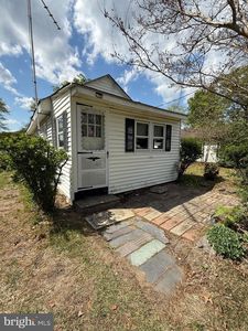131 Lakeside Ave