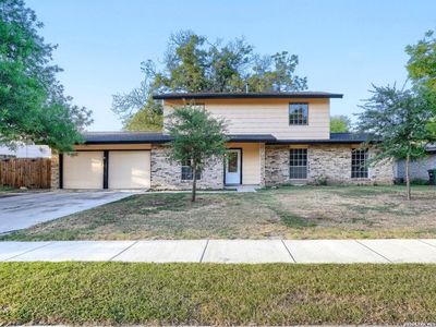 231 MEADOW PATH DR