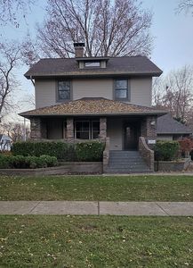 805 E Center St