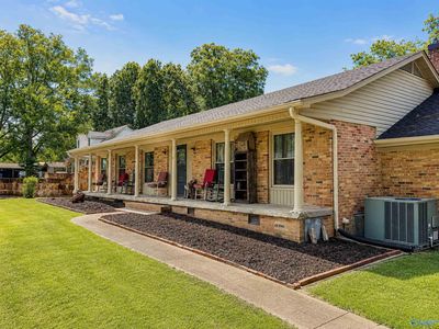 802 Penn Cir SE