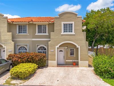 7711 SW 94th Ter