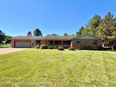 1616 E Clinton Trl