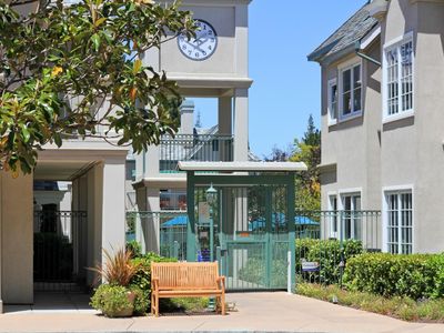 1 W Edith Ave APT D226