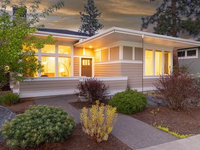 2234 NW Lemhi Pass Dr