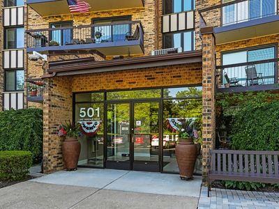 501 Lake Hinsdale Dr APT 408