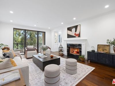 12218 Montana Ave APT 302