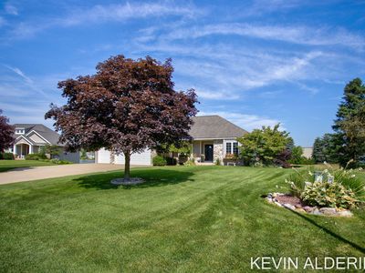 9325 Garden View Dr