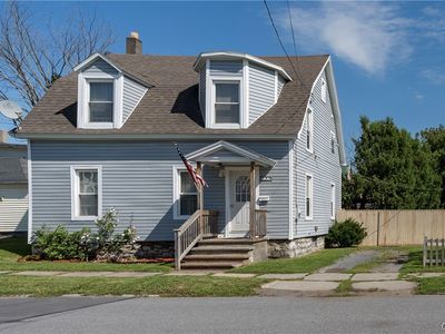 744 Lansing St